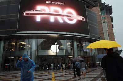 Image for Apple offers modest growth outlook after iPhone sales help beat profit expectations