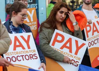 Image for Senior doctors in England accept new pay offer and end strikes