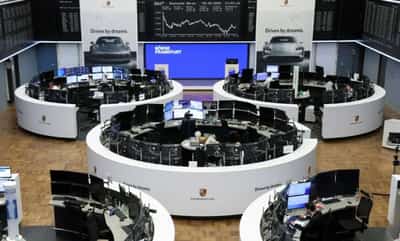 Image for Wall Street keeps stocks down, dollar up on inflation
