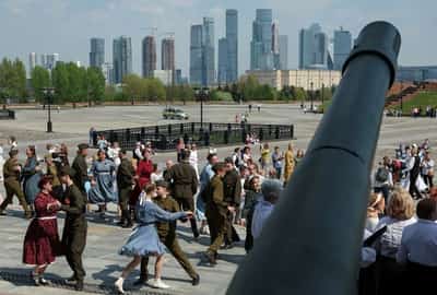 Image for Russia declares ceasefire to mark WWII anniversary
