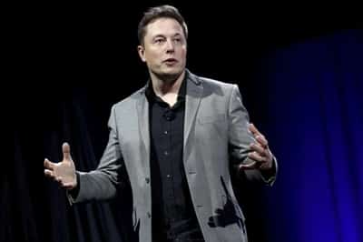 Image for Analysis-Musk tears up buyout playbook with $46.5 billion Twitter financing