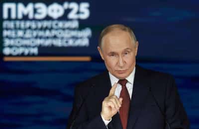 Image for Putin says Russia plans to deepen military-technical ties with 'friendly countries'