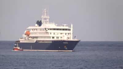 Image for Passengers on hantavirus-stricken ship sway between fear, boredom
