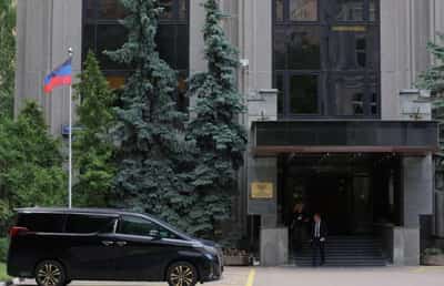 Image for Briton dies in detention in breakaway east Ukraine region