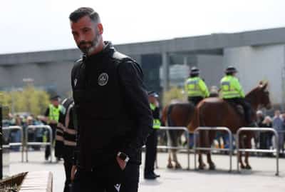 Image for Soccer-Motherwell manager Kettlewell resigns over fan abuse
