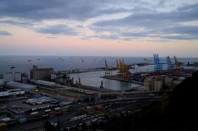 Image for Spain services growth accelerates despite cost surge, PMI shows