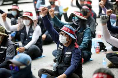 Image for Factbox-Impact of strike by South Korean truckers on autos, steel, others