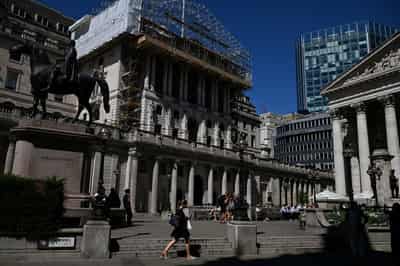 Image for Bank of England keeps rates on hold, awaits clearer sign of Iran war inflation hit
