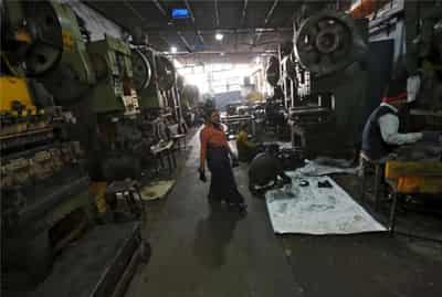 Image for Indian auto-parts makers face job losses as EVs rev up