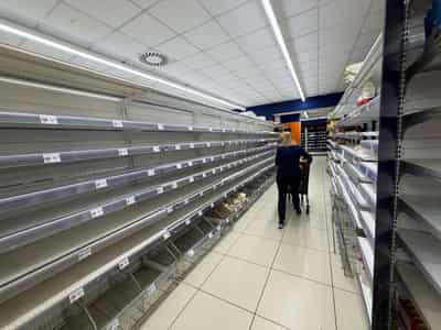 Image for Italian retailers warn of food shortages caused by truck drivers' protest