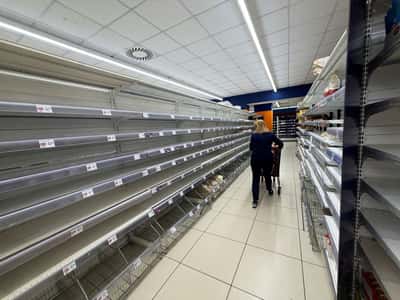 Image for Italian retailers warn of food shortages caused by truck drivers' protest