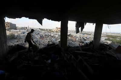 Image for Israel kills five in Gaza as Egypt hosts new ceasefire talks