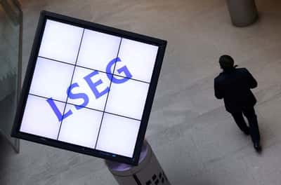 Image for UK's FTSE 100 hits three-week high on financials strength, falling bond yields