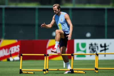 Image for Soccer-England's Kane confirms golf outing with Trump, praises president's game