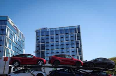 Image for Tesla deliveries slump, Musk's EV maker stares at second year of falling sales