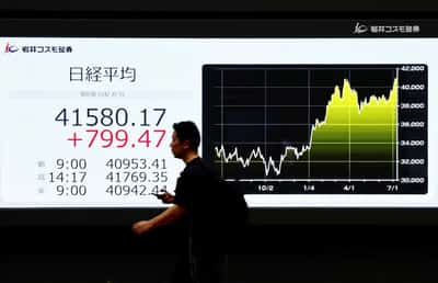 Image for Shares climb, bonds rally as September Fed rate cut chances grow