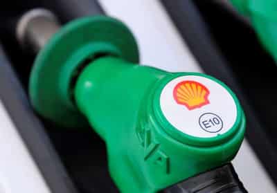 Image for Shell's profit beats expectations at $6.9 billion, raises dividend by 5%