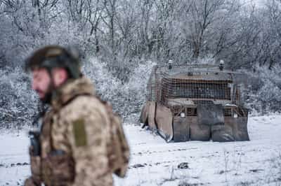 Image for US has told Ukraine it must sign peace deal with Russia to get security guarantees, source says