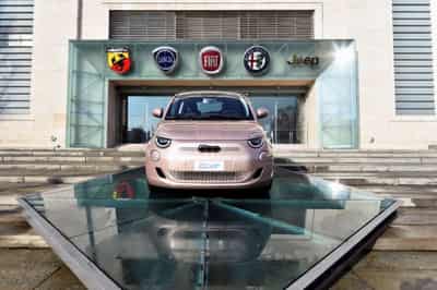Image for &#8216;No dinosaur&#8217; &#8211; Carmaker Stellantis steps up electric ambitions