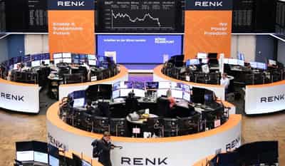 Image for European shares close at highest in a week; Indra surges