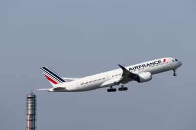 Image for Air France-KLM has not ruled out easyJet bid as Castlelake weighs offer
