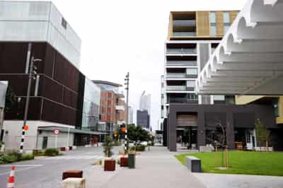 Image for New Zealand COVID-19 cases drop for second day amid lockdowns