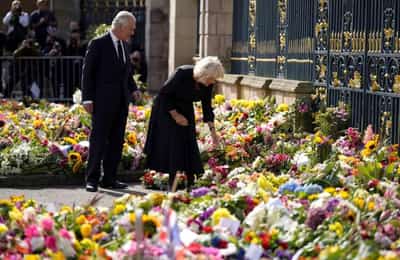 Image for King Charles, in N.Ireland, pays tribute to queen’s peace-making role