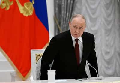 Image for Putin grants many categories of Chinese citizens visa-free access to Russia for up to 30 days