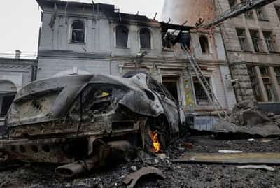 Image for US sanctions Russian oil companies as Moscow holds nuclear drills