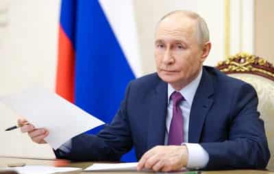 Image for Putin faces rival visions of war and peace at Russia's 'Davos'