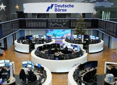 Image for European stocks hit fresh record close as tech, staples drive post-holiday gains