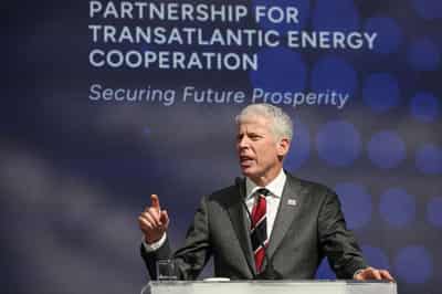 Image for US urges Europe to stick to oil and gas, not renewables