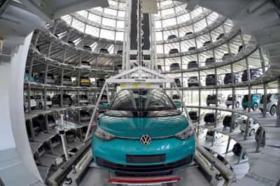 Image for Volkswagen sticks to outlook as size offset supply chain woes