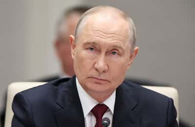 Image for Putin says Russia is winning on battlefield, won't negotiate with 'terrorists'