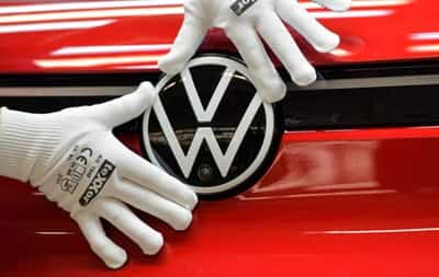 Image for Volkswagen to build 800,000 fully-electric cars this year