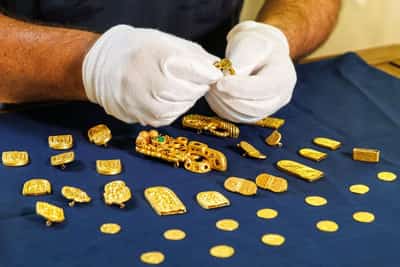 Image for Byzantine gold objects help archaeologists uncover past of ship wrecked off Croatia