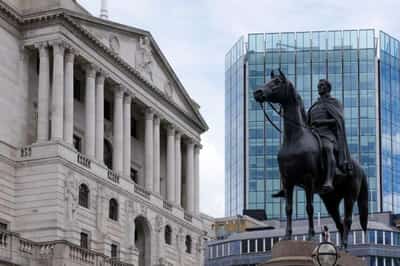 Image for Investors flee UK bonds, pushing gilts to huge monthly loss