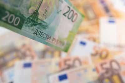 Image for Volatile rouble gives up huge gains as Putin declares annexations