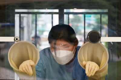 Image for &#8216;Recovery bus&#8217; provides cool relief for S.Korea&#8217;s COVID-19 testers