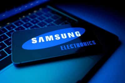 Image for Exclusive-Samsung, SK Hynix test Chinese chip tools as hedge against US risks