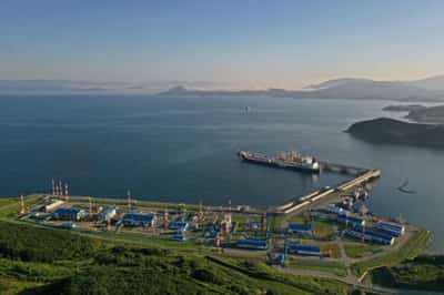 Image for EU sees more work ahead to implement Russian oil price cap