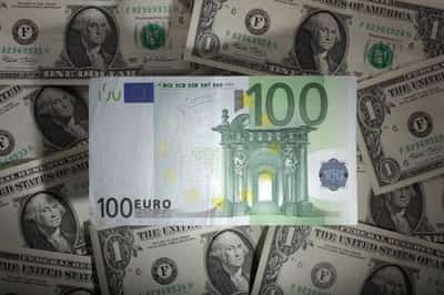 Image for Analysis-Euro's dollar resilience faces energy price, political risk tests