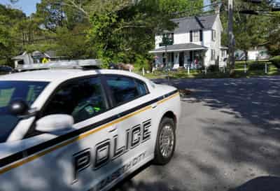 Image for &#8216;No-knock&#8217; raids: U.S. lawmakers rein in &#8216;dangerous&#8217; police tactic