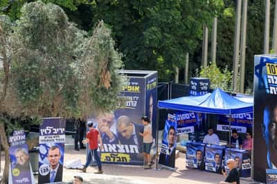 Image for Netanyahu's re-election hopes ride on divided party's primaries