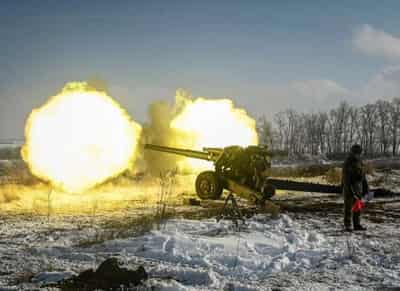Image for Russian parliament scraps age limit for army recruits