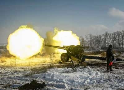 Image for Russian parliament scraps age limit for army recruits