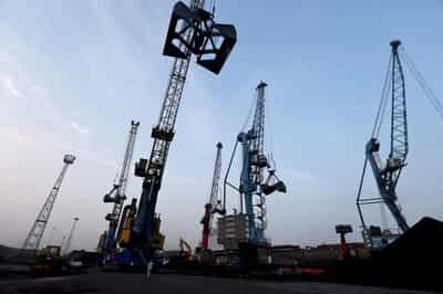 Image for Traders offer March-delivery Russian oil to India at narrower discounts, sources say