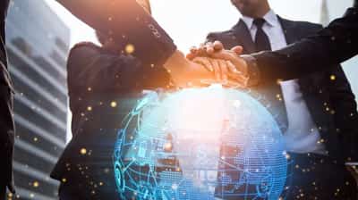 Image for What is the difference between a multinational corporation (MNC) and an international business?