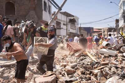 Image for At least 77 killed after powerful earthquake hits western Colombia