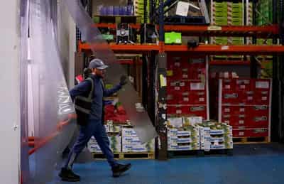 Image for UK raises minimum wage by 6.7% in boost for workers, despite employer unease